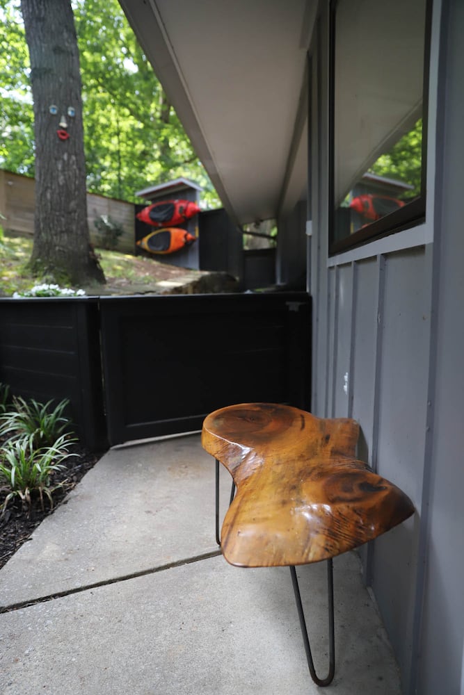 Photos: Elbow grease, Native American art bring Sandy Springs midcentury home to life