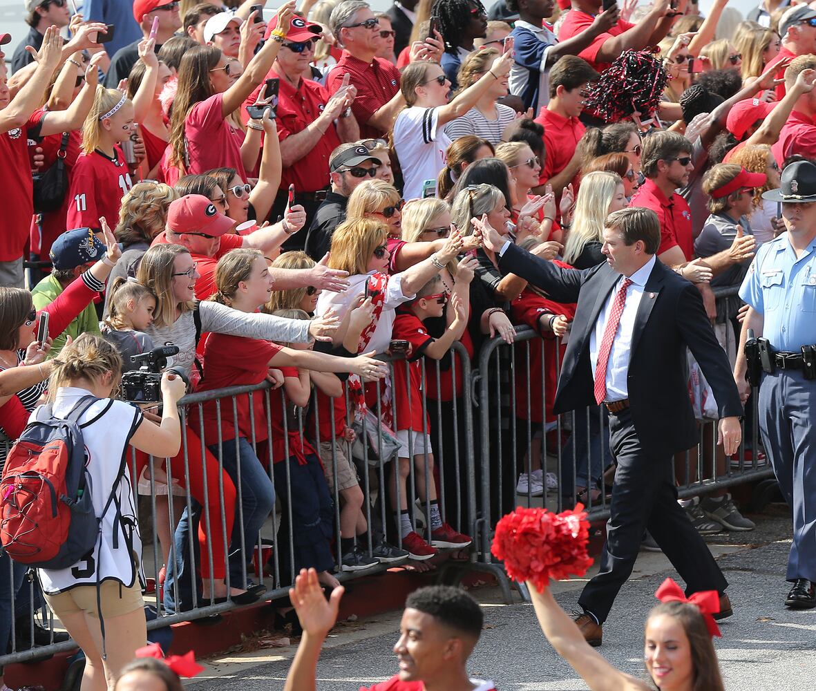 Photos: Bulldogs host South Carolina, seek 9-0 start