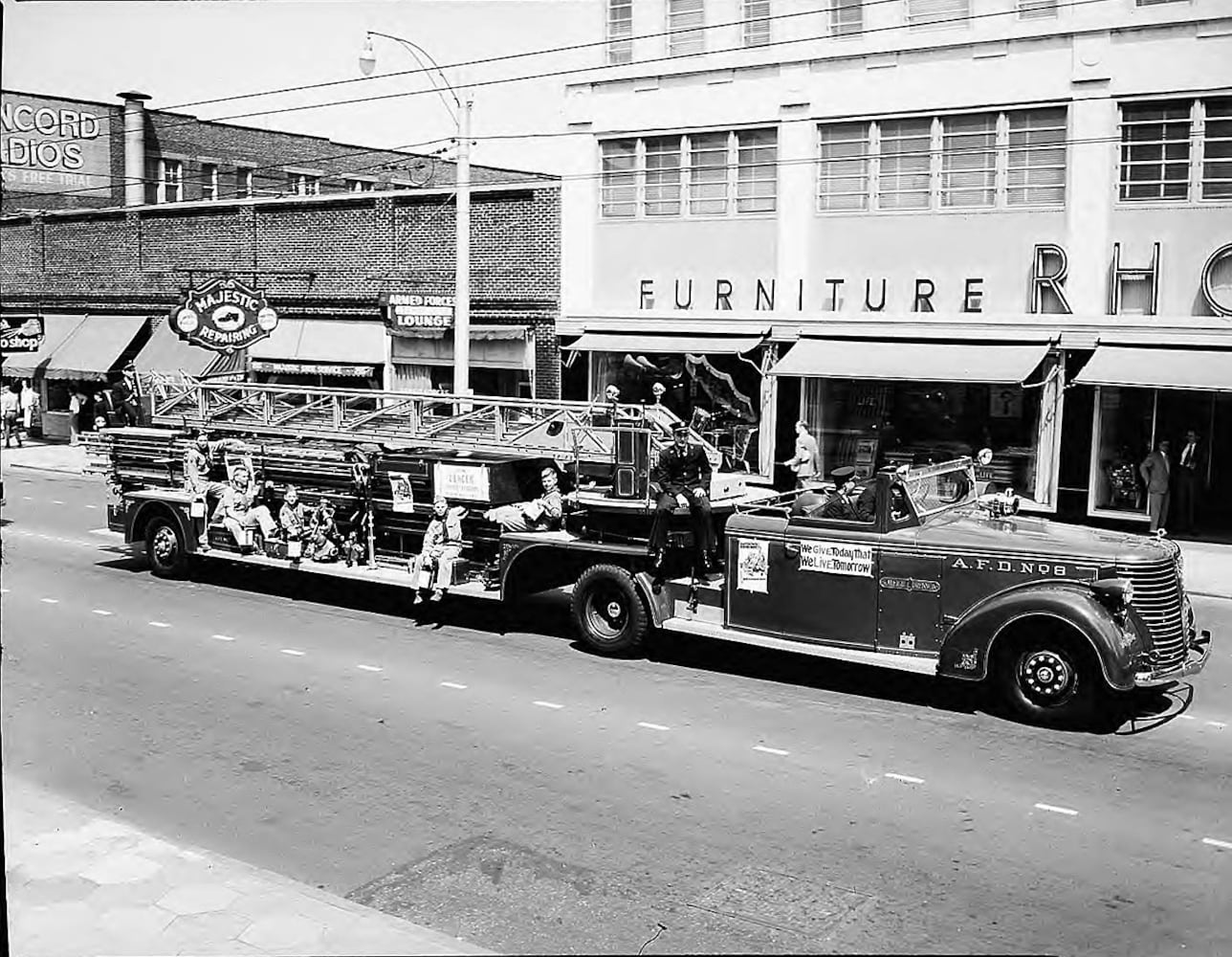 Atlanta's history in neon: Majestic Shoe Repair