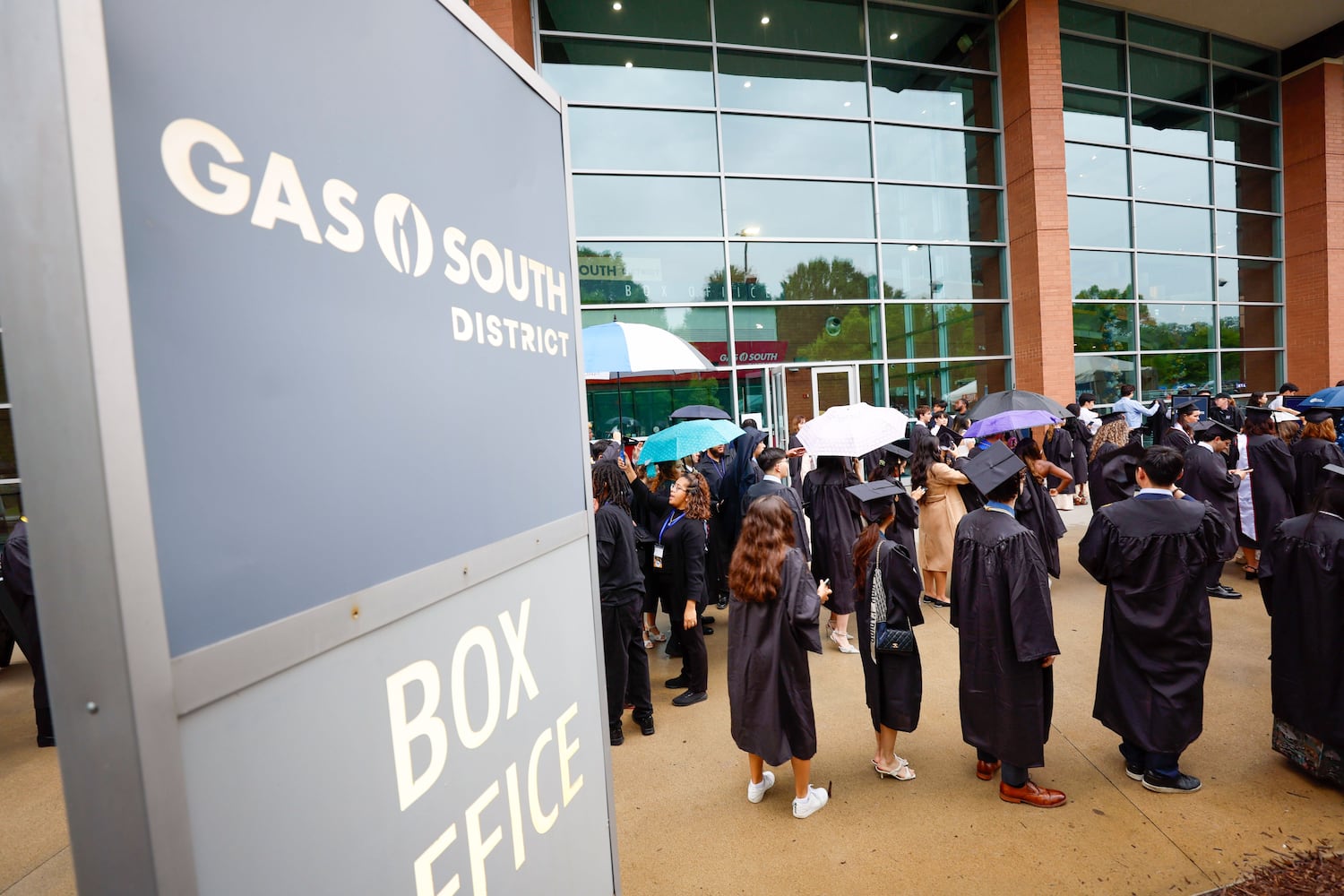 Emory hopes to avoid protests at commencement