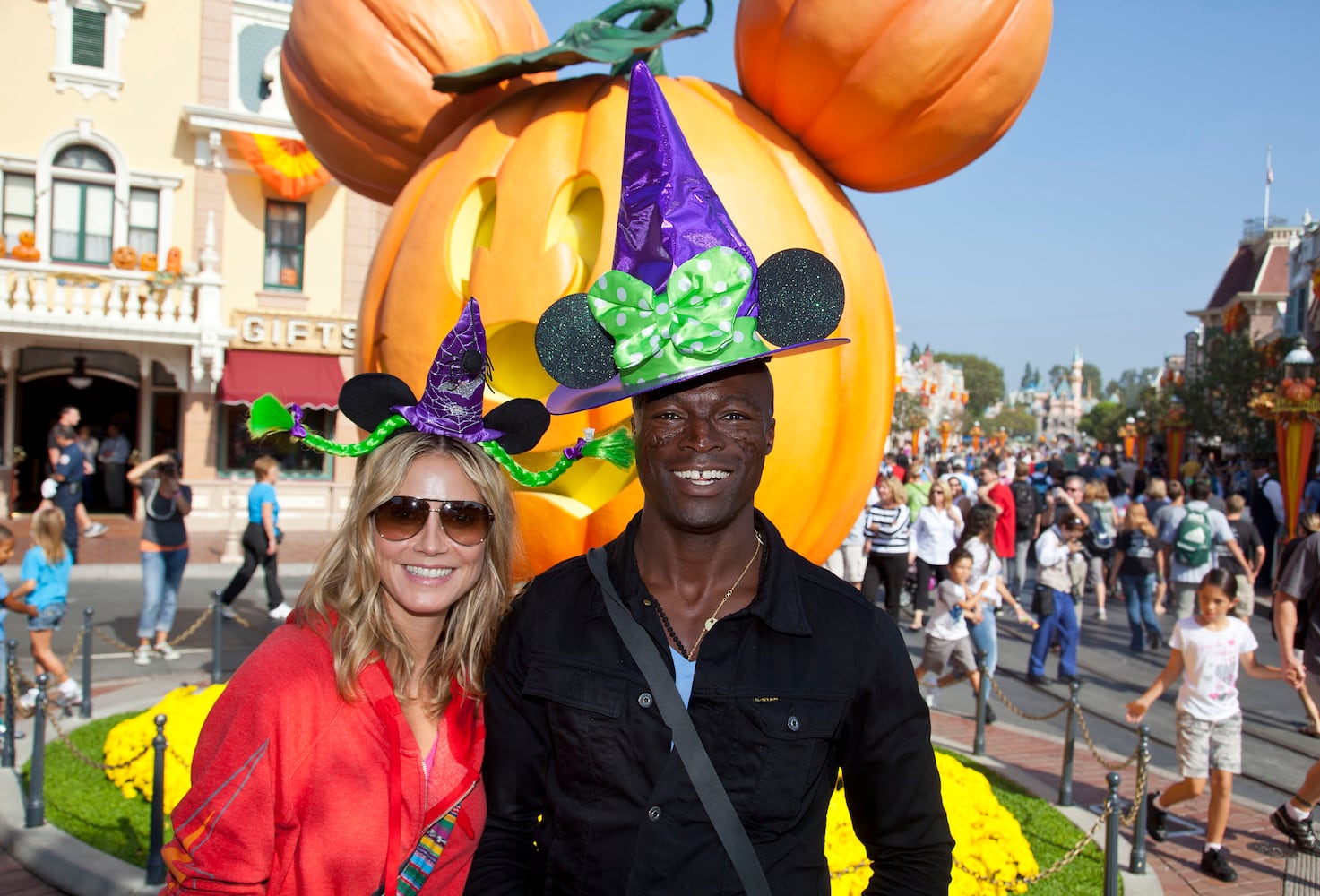 Stars get goofy at Disneyland