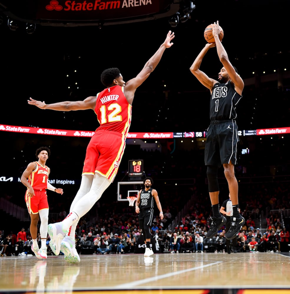 Hawks-Nets photo