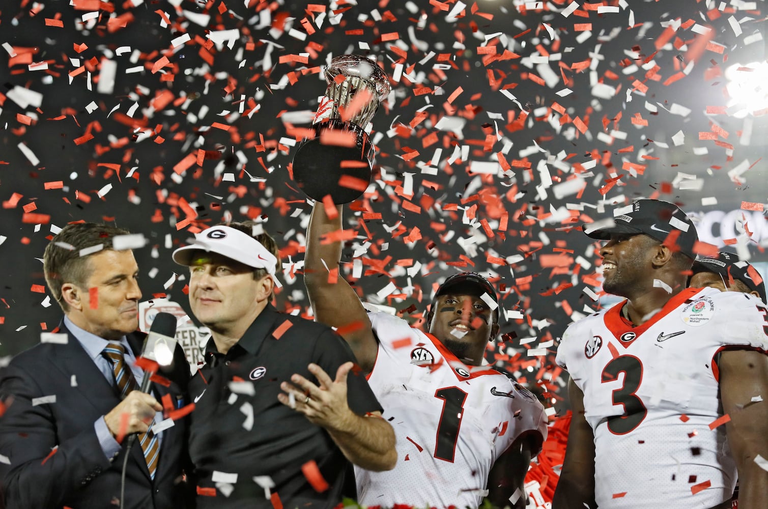 Photos: The scene at the Georgia-Oklahoma game