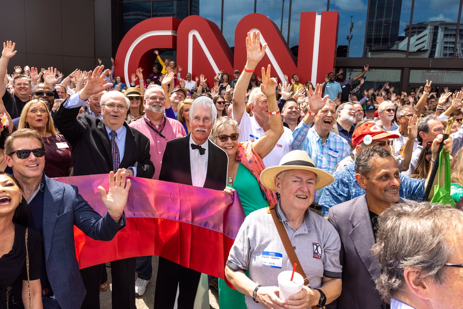 Hundreds of CNN alum bid farewell to CNN Center