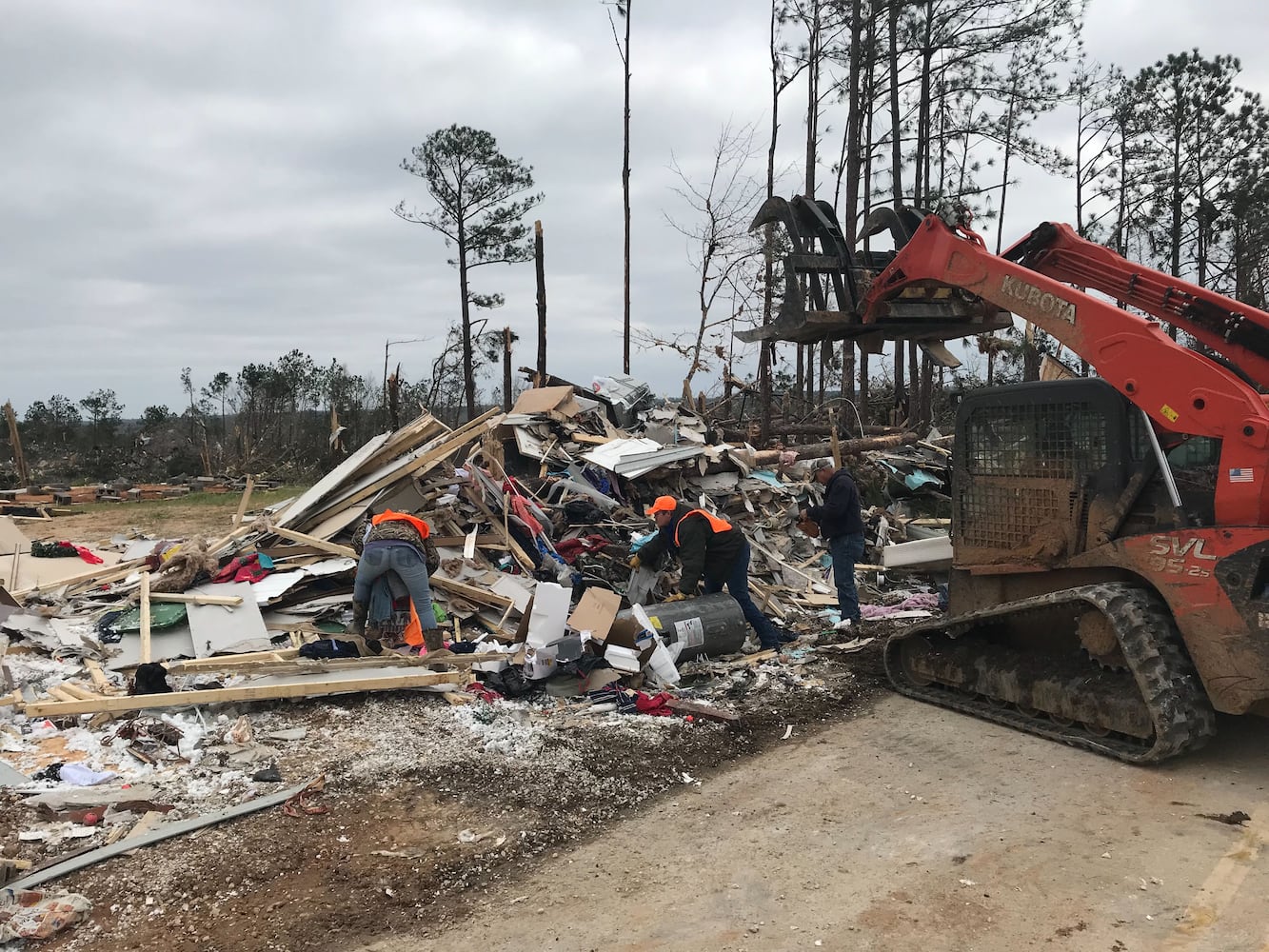 ‘Devastation’ — In storm-ravaged Alabama death toll could rise