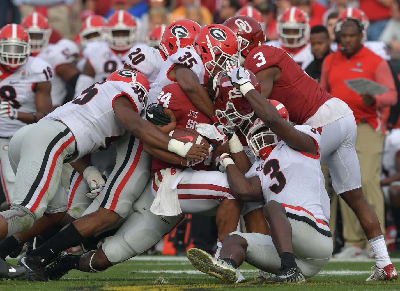 Photos: Bulldogs battle Sooners in Rose Bowl