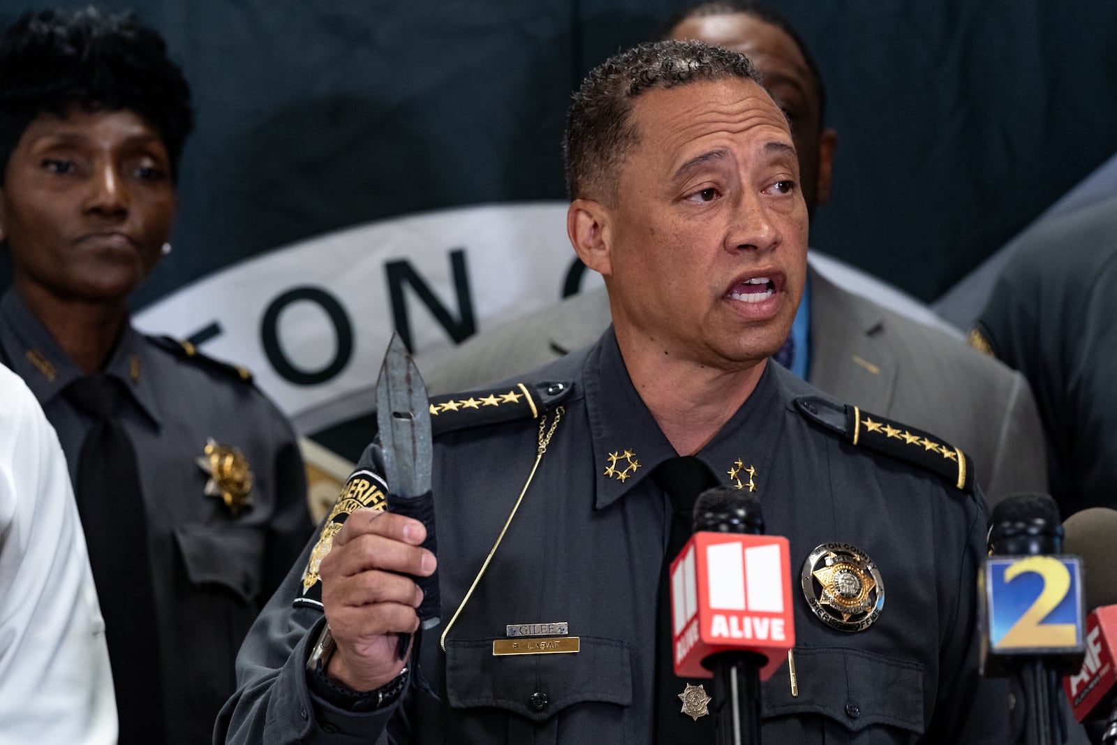 Fulton County Sheriff Pat Labat shows a shank found inside the county jail. Fulton County Sheriff and Jail personnel gathered Friday afternoon to give an update on Thursday night's fatal stabbing inside the facility. Friday, April 5th, 2024 (Ben Hendren for the Atlanta Journal Constituion)