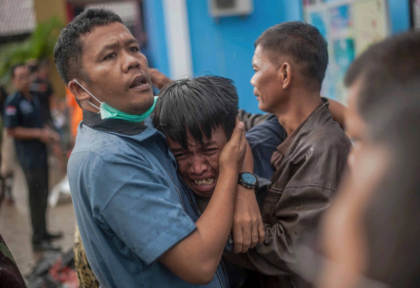 Photos: Tsunami devastates Indonesia