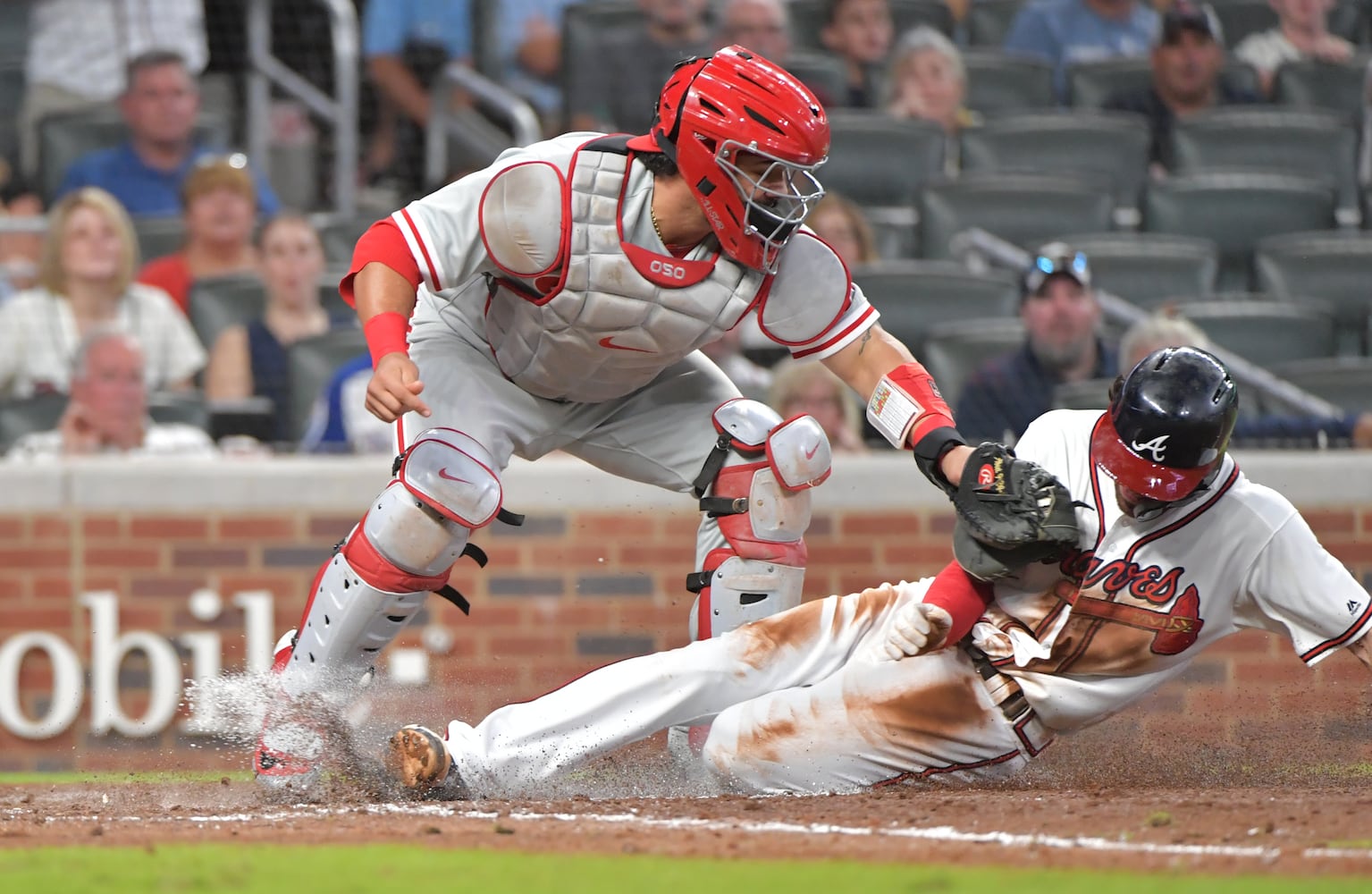 Photos: Braves rally, close in on NL East title