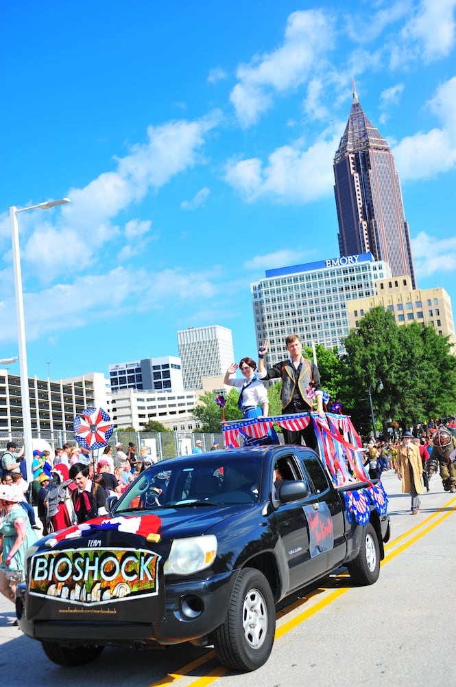 Dragon Con parade Saturday