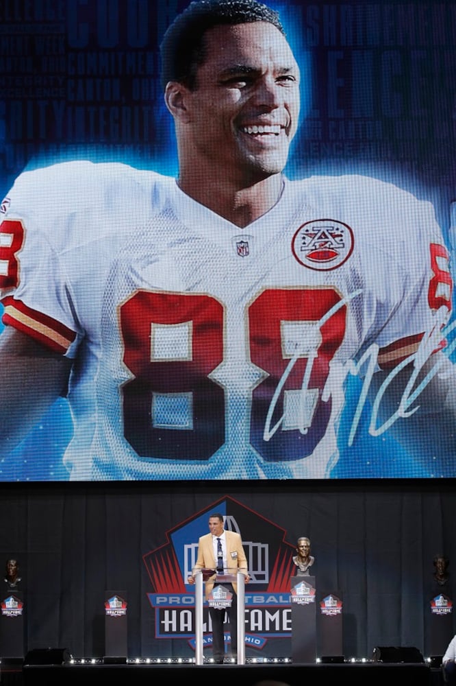 Photos: Tony Gonzalez, Champ Bailey enter Pro Football Hall of Fame