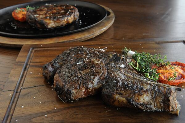 Wet aged steak (left) and dry aged (right)