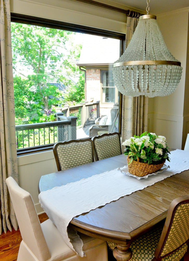 A classy breakfast nook