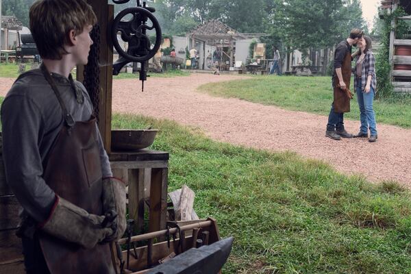 Matt Lintz as Henry, Katelyn Nacon as Enid, Callan McAuliffe as AldenÂ - The Walking Dead _ Season 9, Episode 8 - Photo Credit: Gene Page/AMC