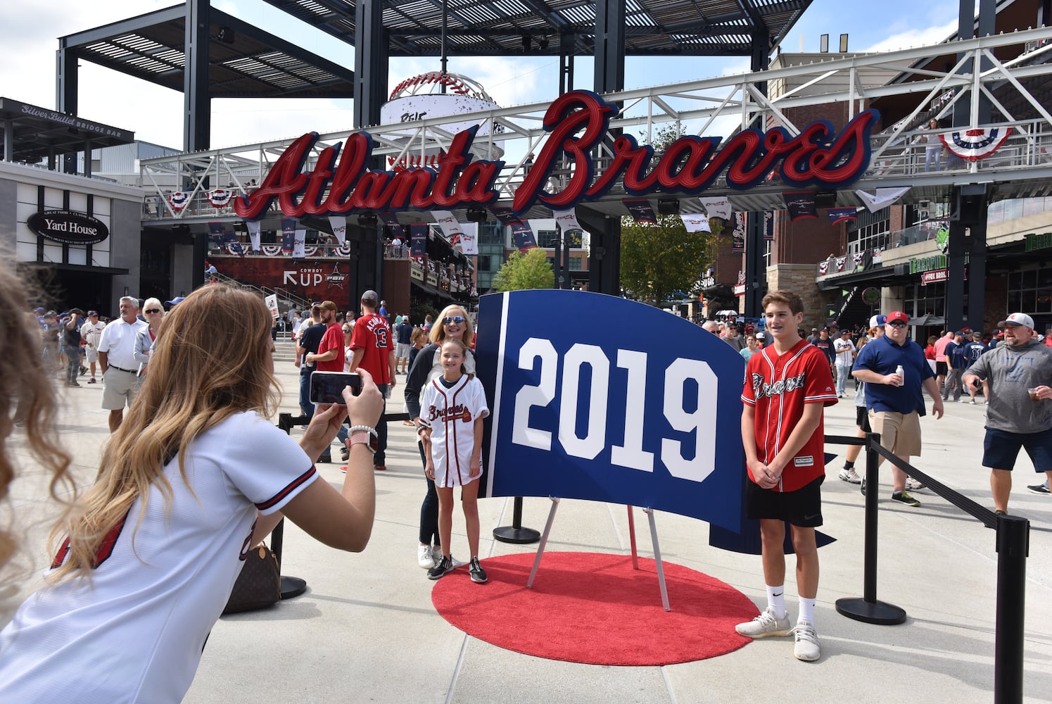 Photos: The scene at the Braves-Cardinals game