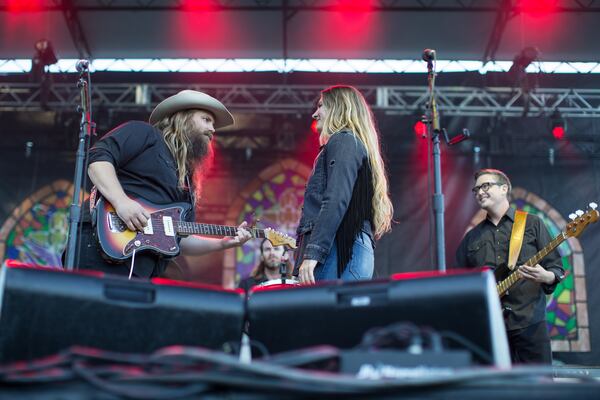 Chris Stapleton and wife Morgane share a moment. Photo: BRANDEN CAMP/SPECIAL TO THE AJC.