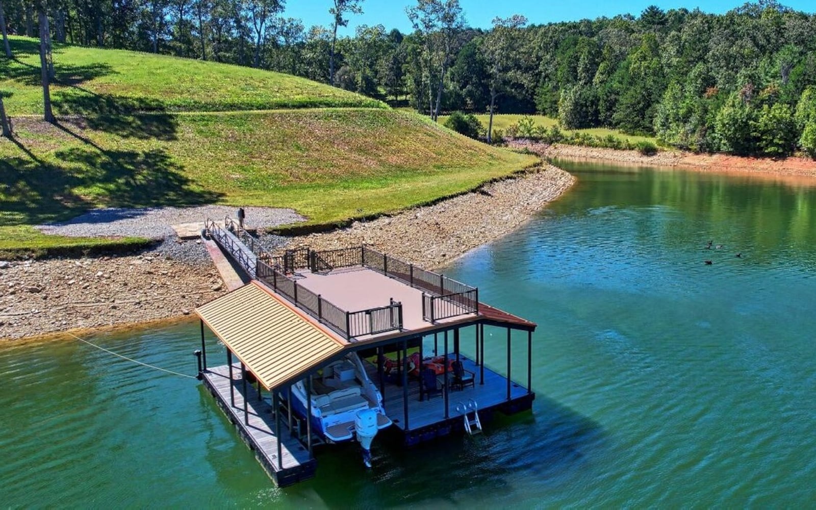 5.4M lakefront estate in the North Georgia mountains