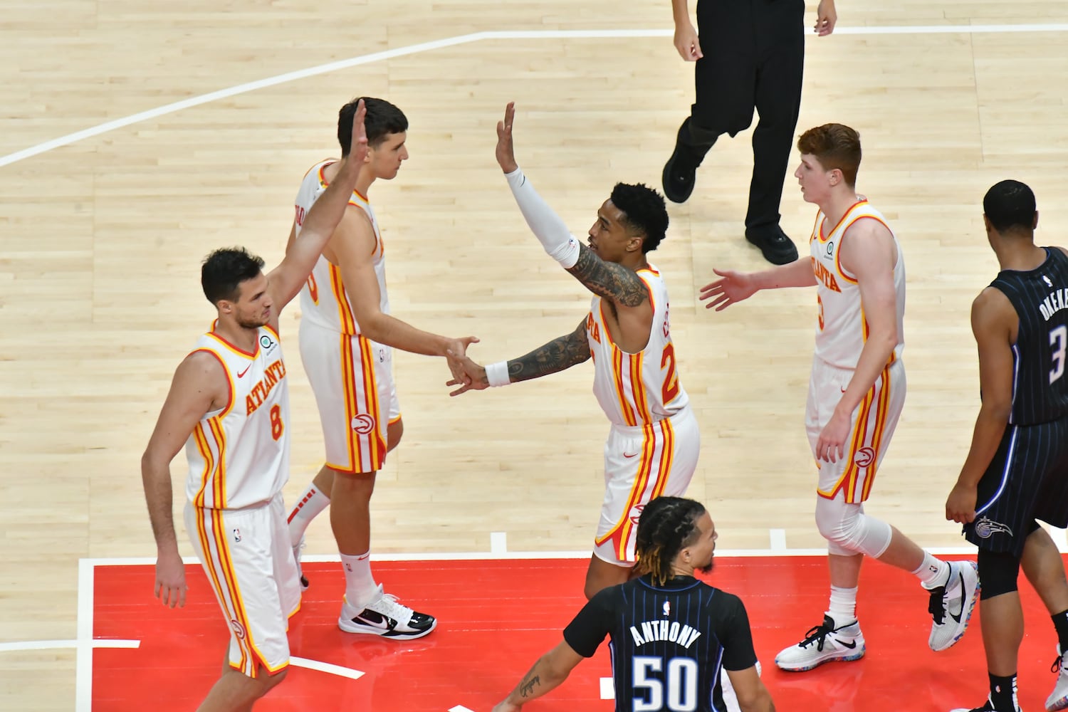 Hawks-Magic exhibition photo