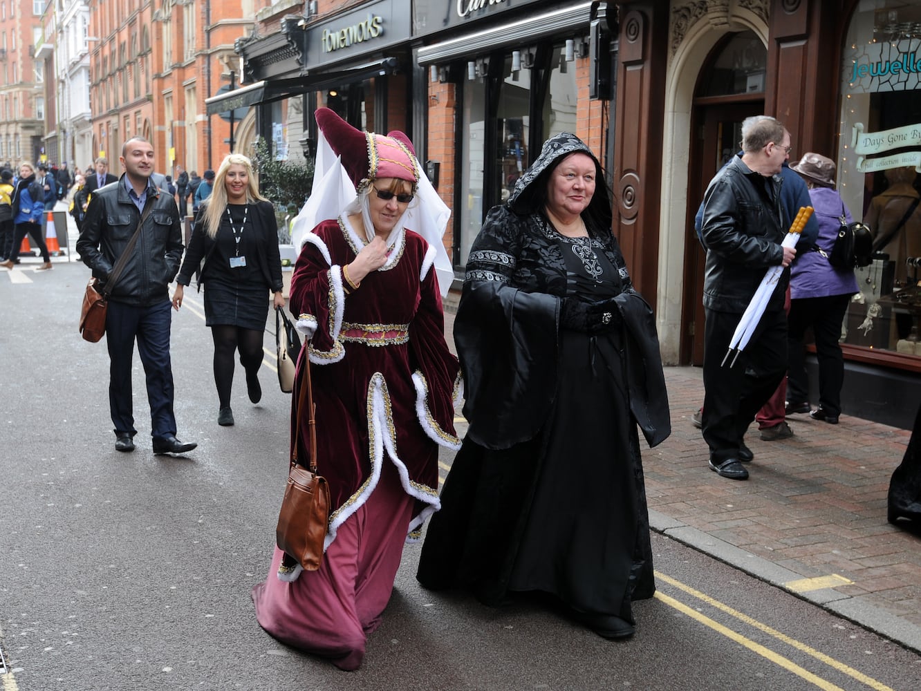 Richard III's belated burial