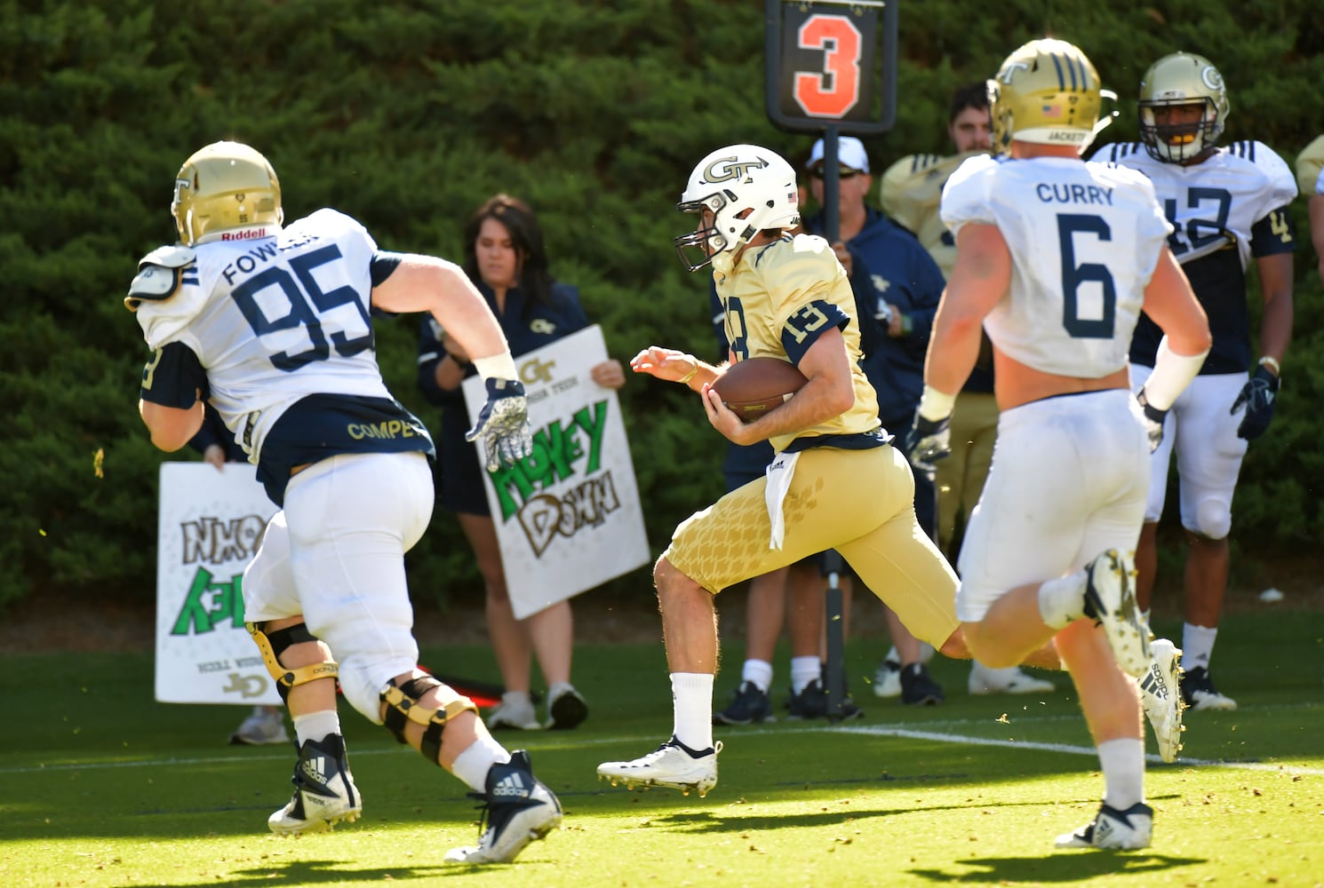 Photos: Georgia Tech puts on the pads at spring practice