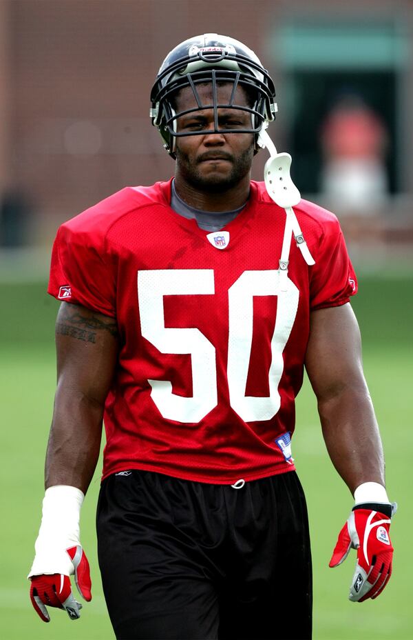 050810 Flowery Branch, GA: Atlanta Falcons linebacker Edgerton Hartwell during training camp August 11, 2005. (Brant Sanderlin photo/Staff)