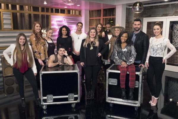  Pictured: Team Kelly (l-r) Alexa Cappelli, Hannah Goebel, Brynn Cartelli, Dylan Hartigan, Jamella, Jorge Eduardo, Kelly Clarkson, Amber Sauer, D.R. King, Molly Stevens, Teana Boston, Justin Kilgore, Jackie Foster — (Photo by: Colleen Hayes/NBC)