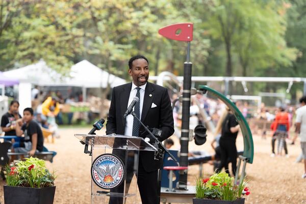 Mayor Andre Dickens speaks at the Dedication Ceremony (Courtesy of SCAD)