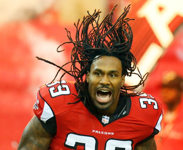 121414 ATLANTA: Falcons running back Steven Jackson takes the field to play the Steelers in a football on Sunday, Dec. 14, 2014, in Atlanta. CURTIS COMPTON / CCOMPTON@AJC.COM 121414 ATLANTA: Falcons running back Steven Jackson takes the field to play the Steelers in a football on Sunday, Dec. 14, 2014, in Atlanta. CURTIS COMPTON / CCOMPTON@AJC.COM