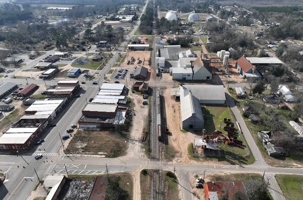  In Rochelle, as in many places, there is still what some consider a white side of town and a Black side of town, that’s literally across the railroad tracks.  (Hyosub Shin / Hyosub.Shin@ajc.com)