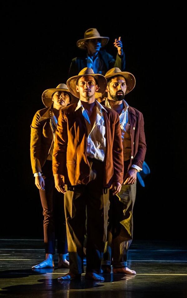 Boca Tuya's “Sombreristas” features (no surprise) the dancers wearing hats.