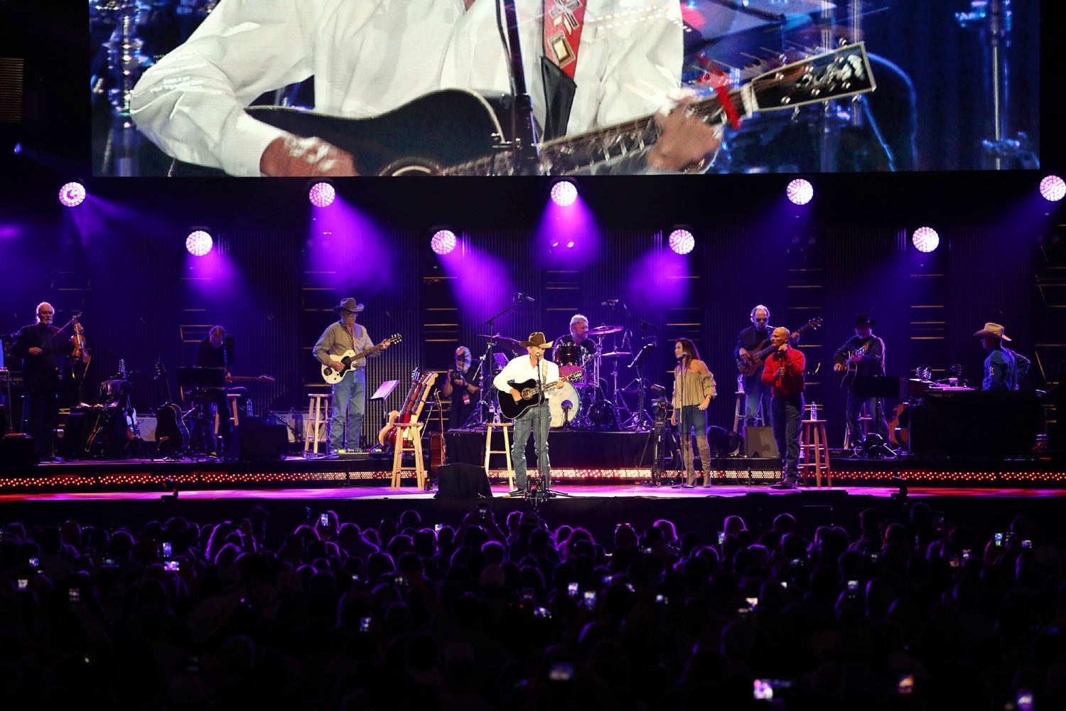 PHOTOS: George Strait, Chris Stapleton deliver country hits at Mercedes-Benz Stadium