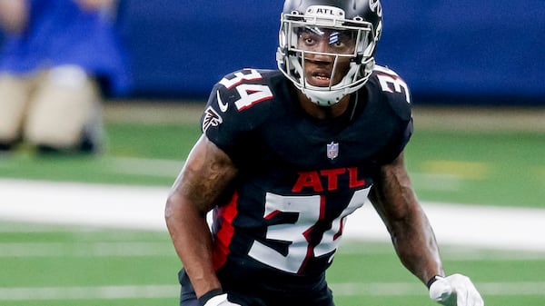 Atlanta Falcons defensive back Darqueze Dennard (34) defends against the Dallas Cowboys, Sunday, Sept. 20, 2020, in Arlington, Texas. Dallas won 40-39. (Brandon Wade/AP)