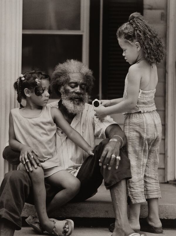 “Lucious Thompson with Destiny Clark and Delena Brooks, Tom Biggs Hollow, McRoberts, Letcher County, Kentucky,” (2002) by Builder Levy.
(Courtesy of Georgia Museum of Art)