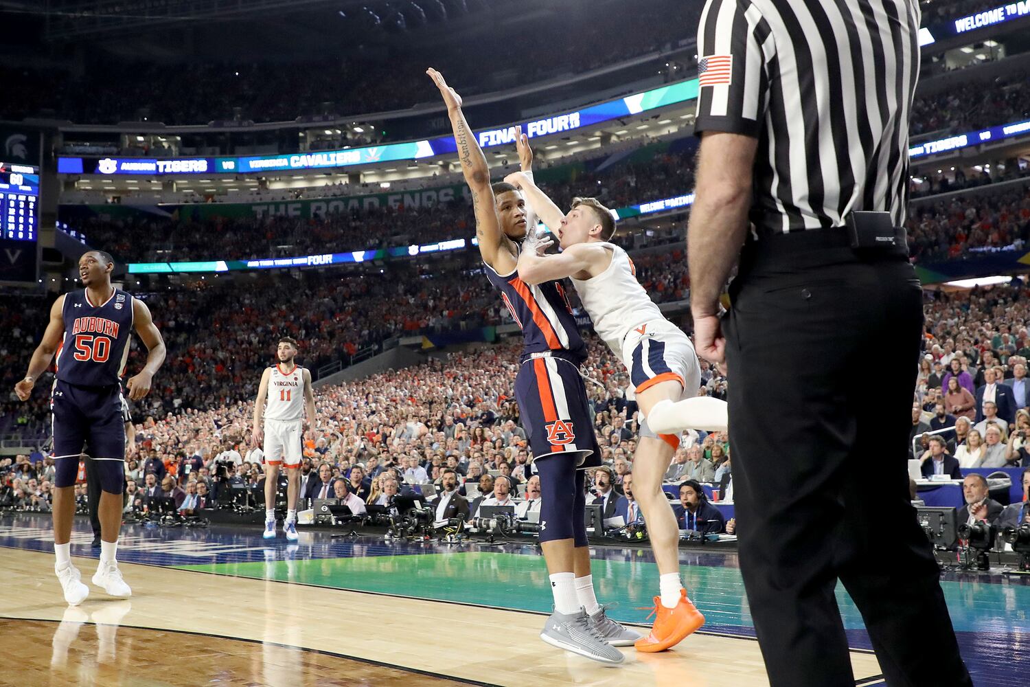 Photos: Did Auburn foul Virginia’s Kyle Guy?