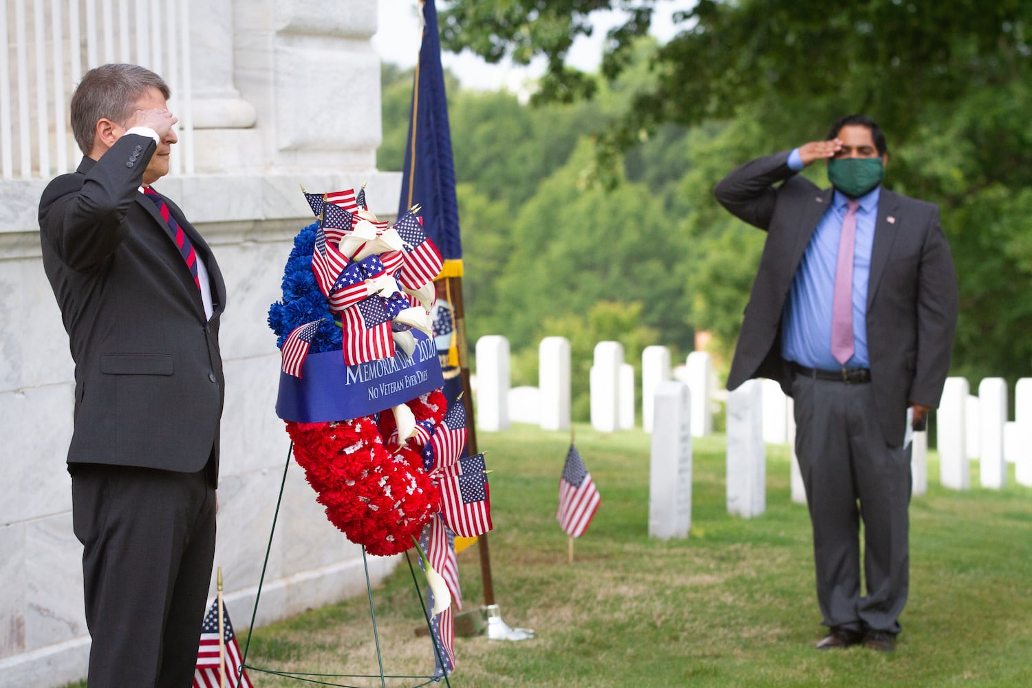 PHOTOS: Honoring war heroes on Memorial Day amid a pandemic