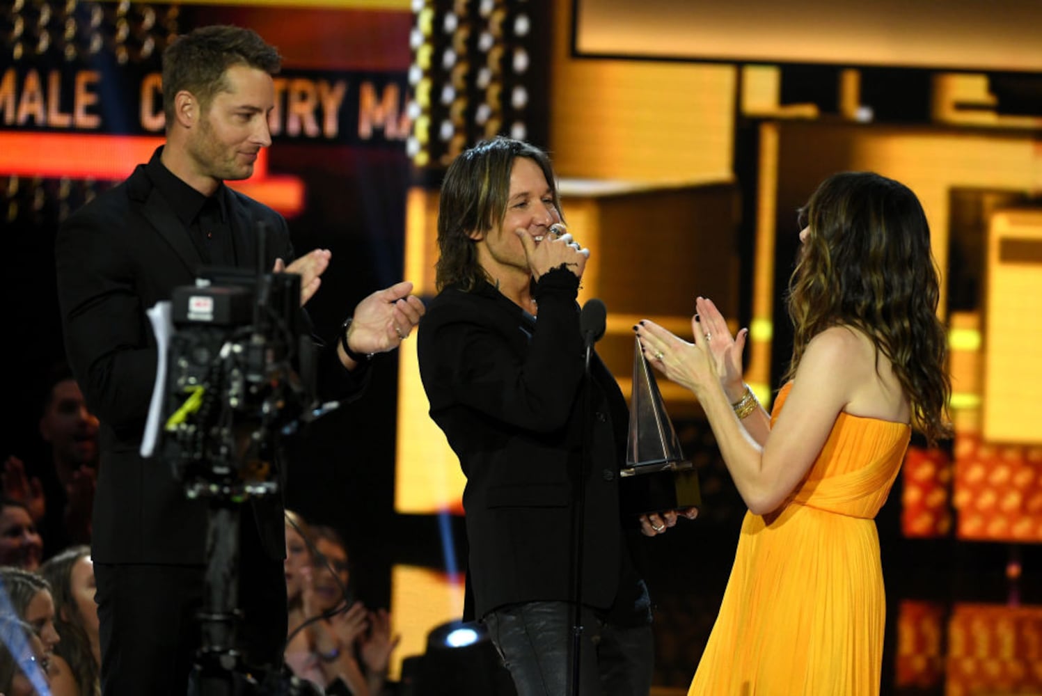 PHOTOS: 2017 American Music Awards