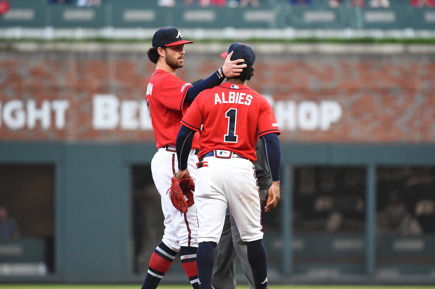 Photos: Braves break out red uniforms, host Marlins