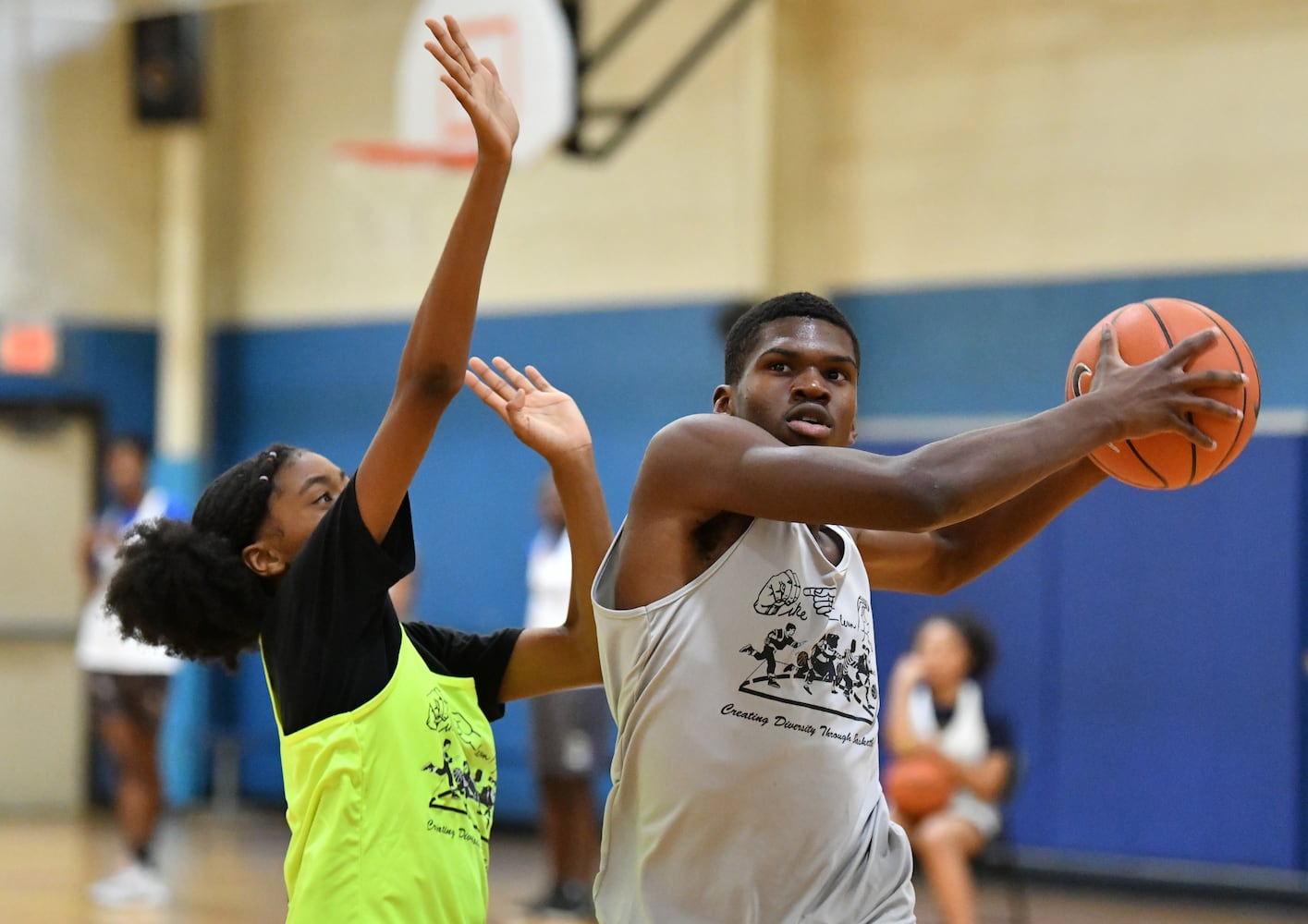 Mike Glenn Basketball Camp for the Deaf