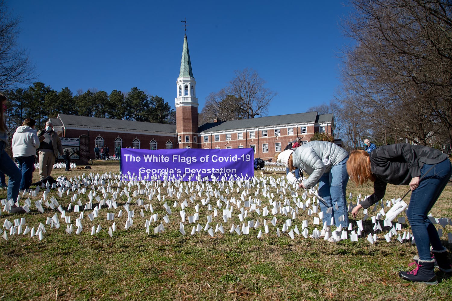 Decatur volunteers planting 15,000 (or 16,000)