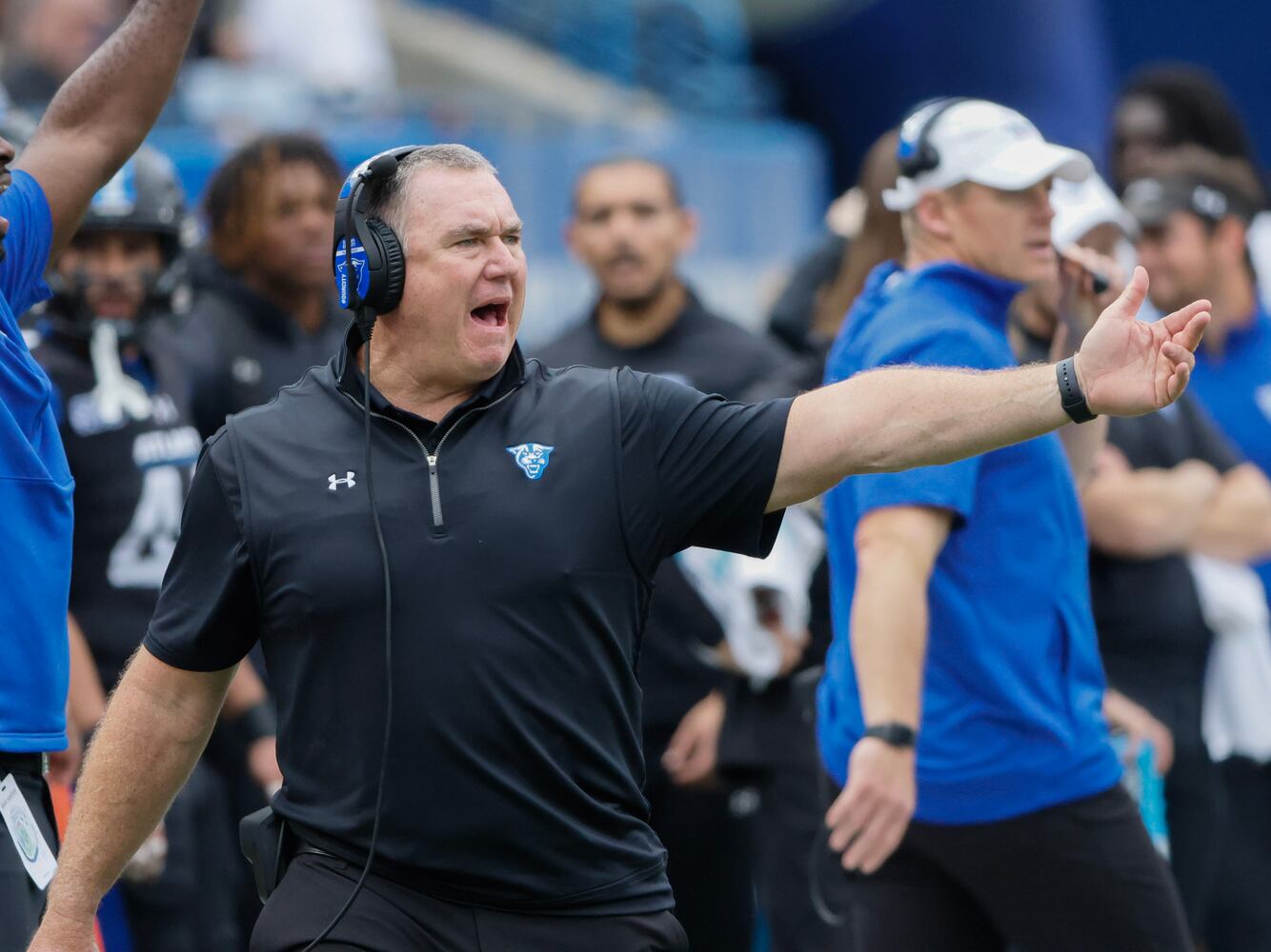 Georgia State Panthers head coach Shawn Elliott directs his defense.   (Bob Andres for the Atlanta Journal Constitution)