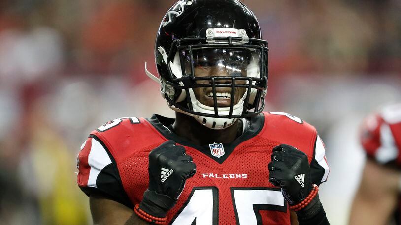 Atlanta Falcons linebacker Deion Jones is back on the go