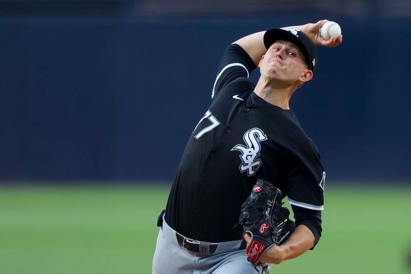 Chicago White Sox starting pitcher Chris Flexen throws during the first inning of a baseball game against the San Diego Padres, Saturday, Sept. 21, 2024, in San Diego. (AP Photo/Ryan Sun)