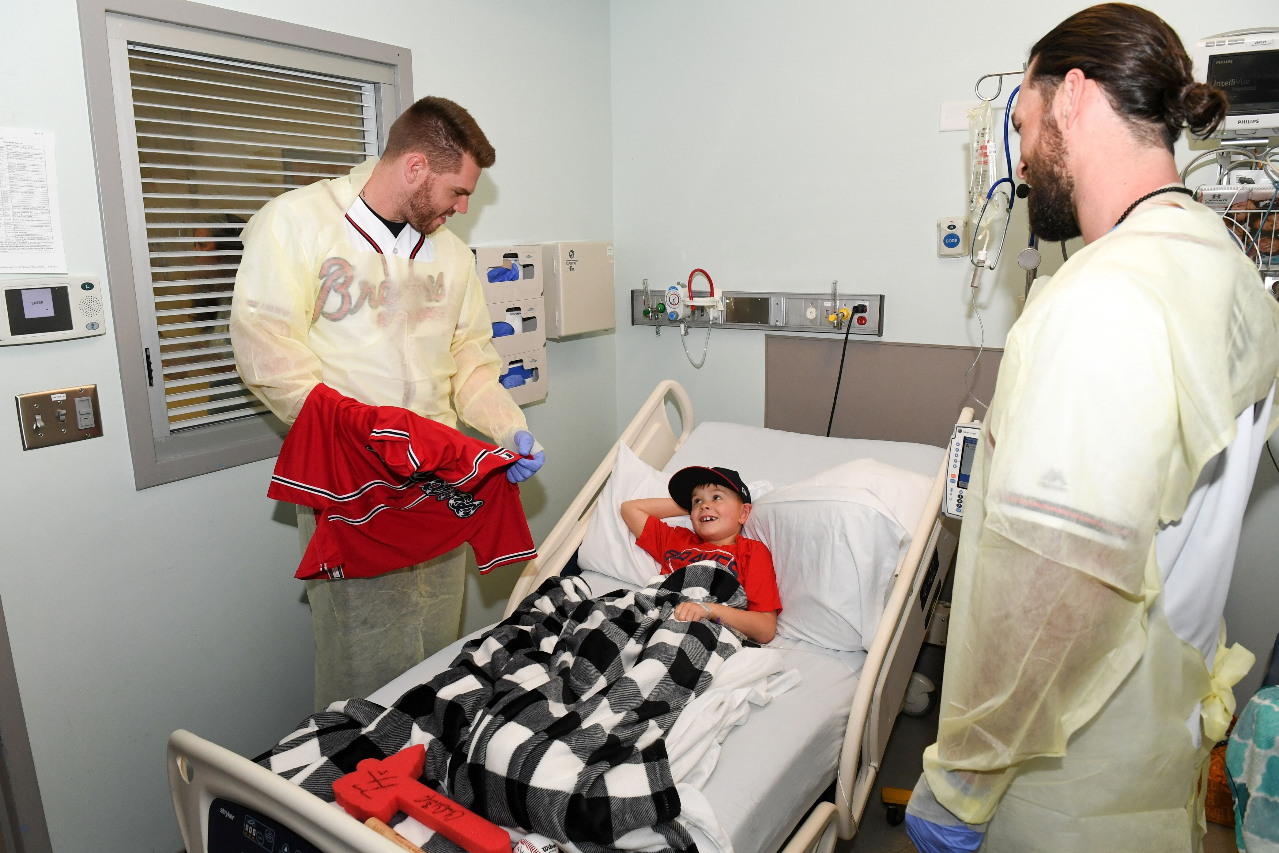 Freddie Freeman - Can't thank these kids enough for the well wishes.  Children's Healthcare of Atlanta photo: Atlanta Braves #trueheros