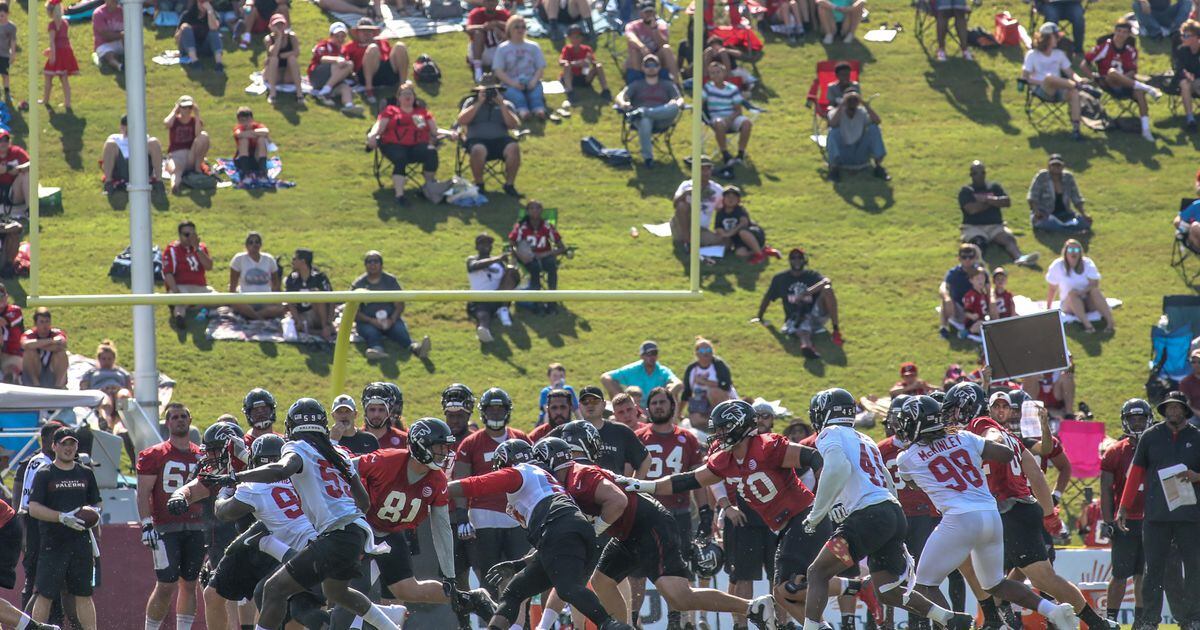 Fans come out for Falcons training camp