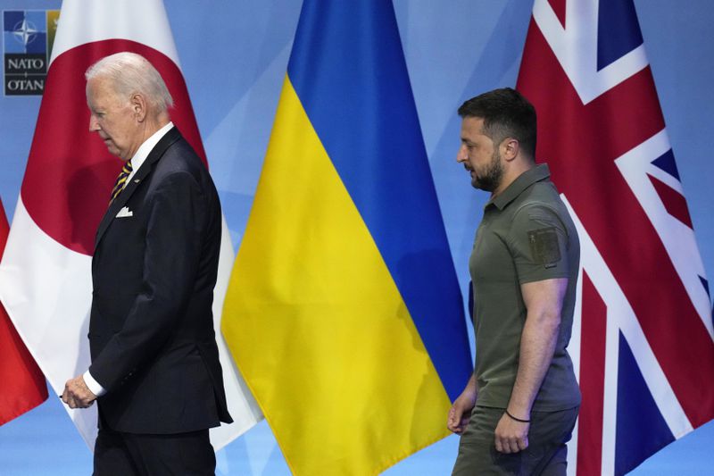President Joe Biden (left) will meet with Ukraine President Volodymyr Zelenskyy (right) today. 