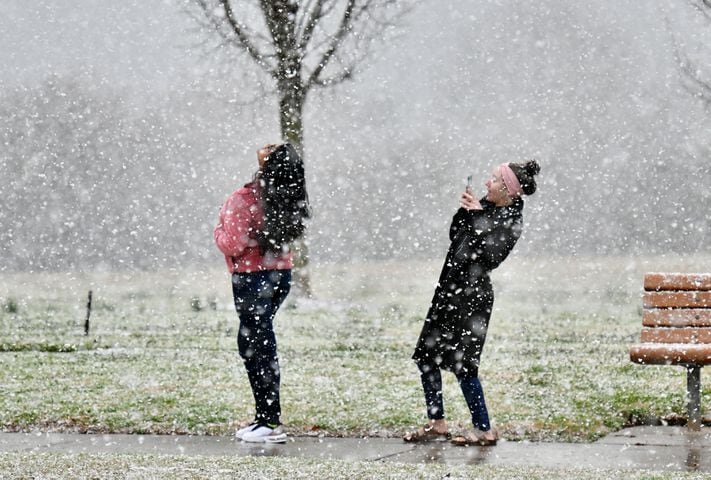 PHOTOS: Snow scenes in metro Atlanta, North Georgia