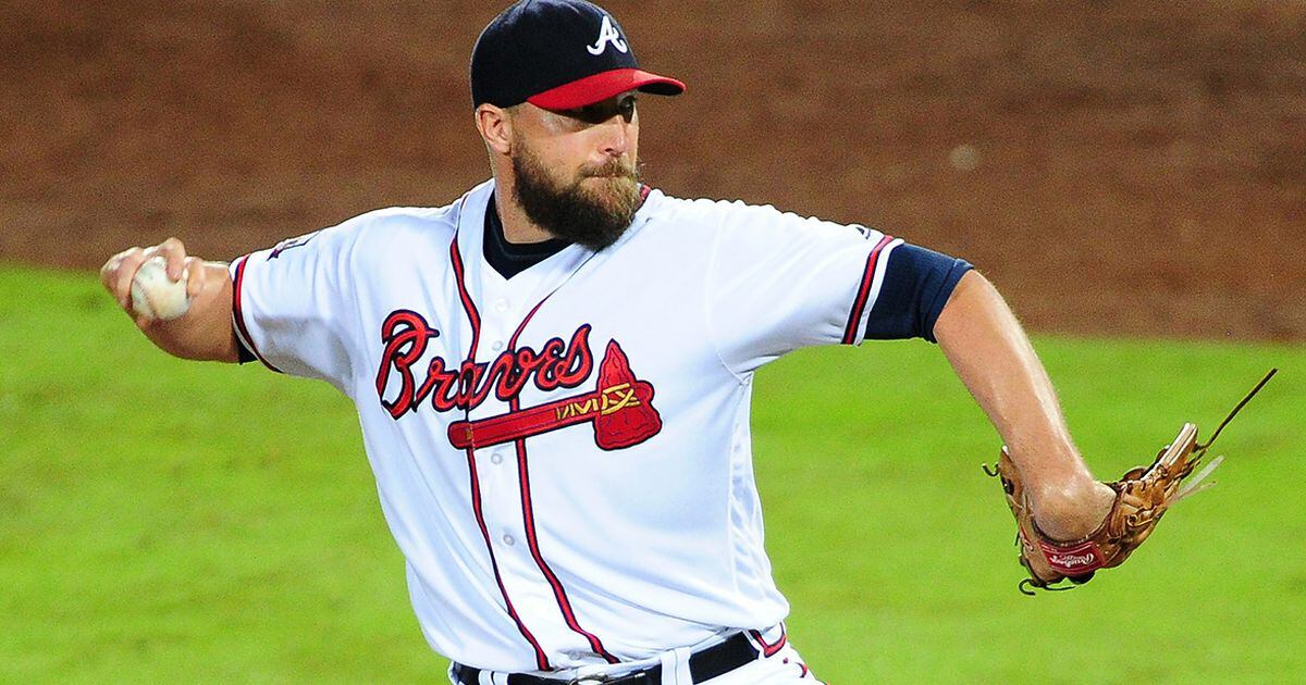 Snitker gets 2-year extension; managed Braves to playoffs