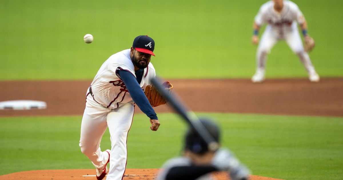 Braves starter Reynaldo López leaves the game against the Nationals after one inning