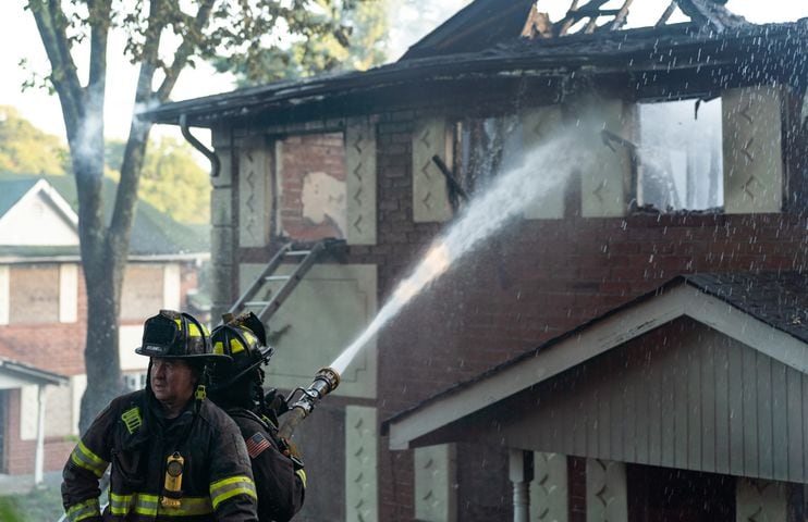 A large fire broke out in a vacant apartment building along Neal Place in northwest Atlanta on Monday morning.
