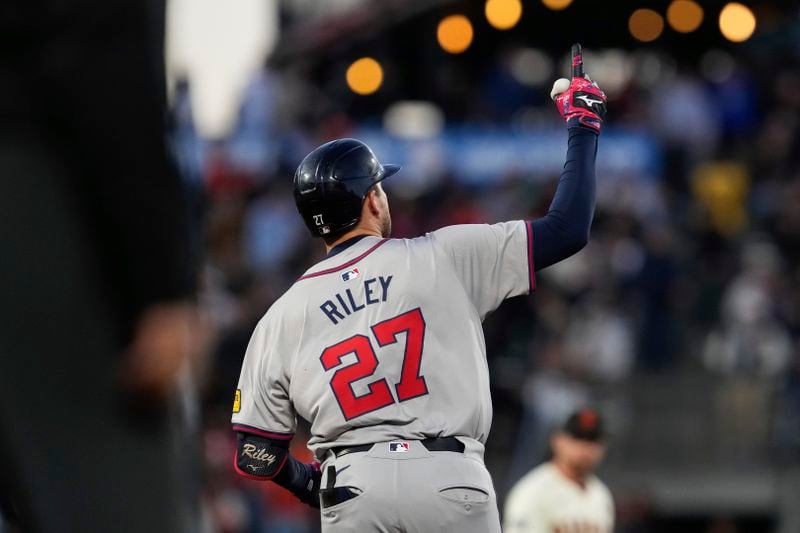 Atlanta Braves' Austin Riley runs the bases after hitting a solo home run against the San Francisco Giants during the fifth inning of a baseball game ,Wednesday, Aug. 14, 2024, in San Francisco. (AP Photo/Godofredo A. Vásquez)